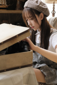 老头猛的挺进她莹莹的体导演是谁